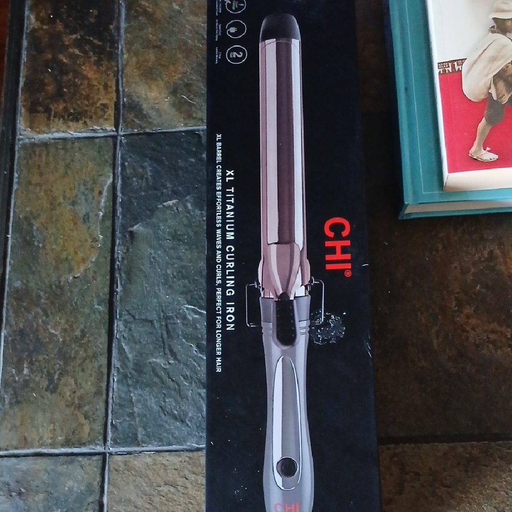 CHI XL Titanium Curling Iron in Rose Gold.    D